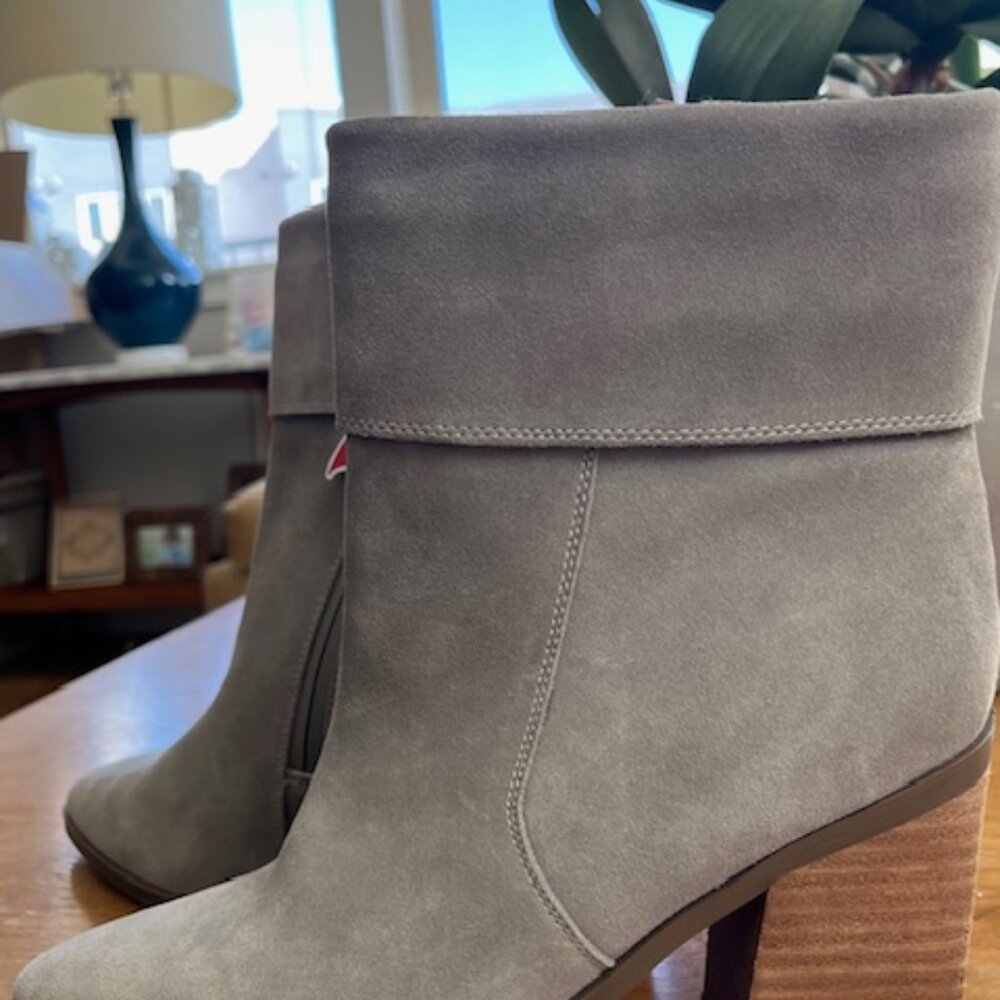 Blondo Waterproof Suede Boots - Brand New! - Picture 4 of 8
